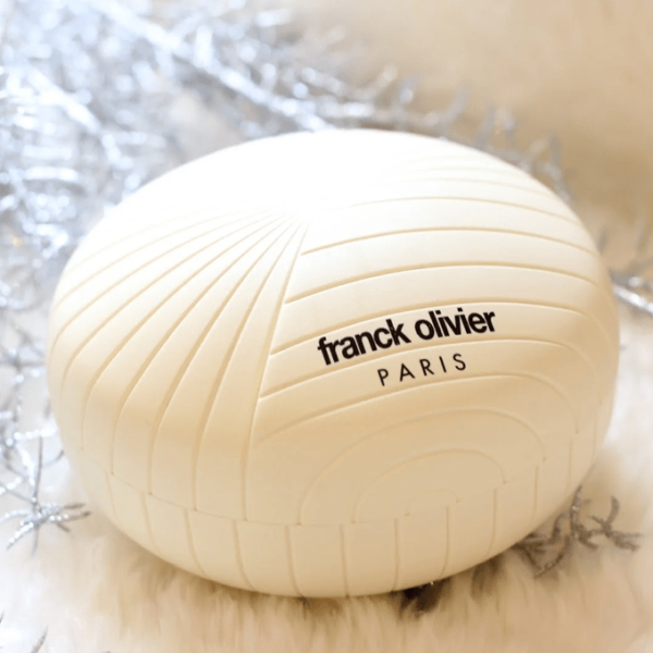 ⁦بودرة معطرة للجسم من فرانك أوليفير - 200جم - Franck Olivier Perfumed For Women 200g Body Powder⁩ - الصورة ⁦2⁩